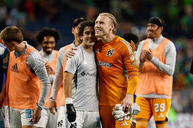 시애틀 선수들이 21일 리그스컵 8강전에서 푸에블라를 꺾은 뒤 기뻐하고 있다. AFP연합뉴스