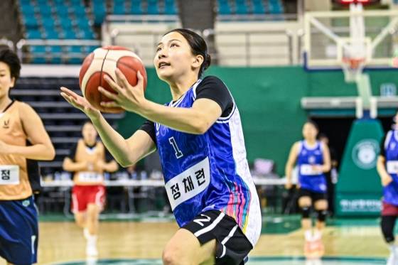 트라이아웃 중 정채련. /사진=WKBL 제공