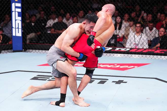 박재현(왼쪽)과 돔 마르 판. 사진=UFC