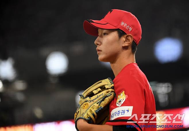 23일 광주 기아챔피언스필드에서 열린 KIA 타이거즈와 LG 트윈스의 경기. KIA 정현창이 몸을 풀고 있다. 광주=박재만 기자 pjm@sportschosun.com/2025.08.23/