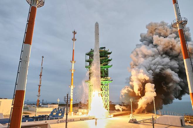 2023년 5월 전남 고흥군 나로우주센터에서 누리호가 발사되는 장면./한국항공우주연구원
