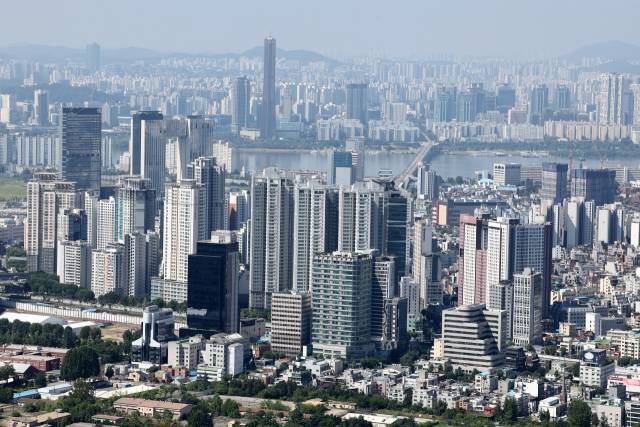 남산에서 바라본 서울 아파트 전경. 연합뉴스