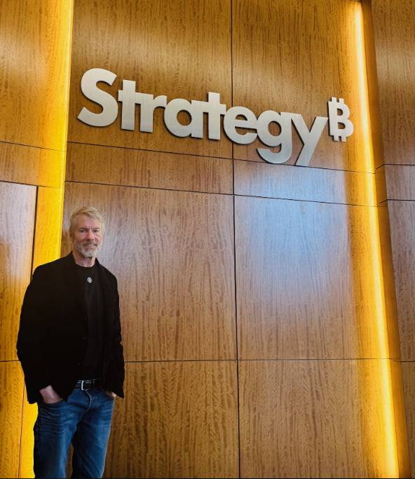 마이클 세일러 스트레티지 회장./세일러 회장 X