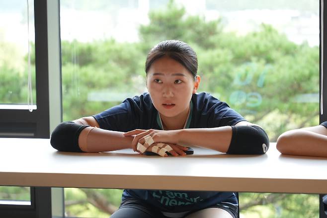 취재진과 인터뷰 중인 권민지. GS칼텍스 제공