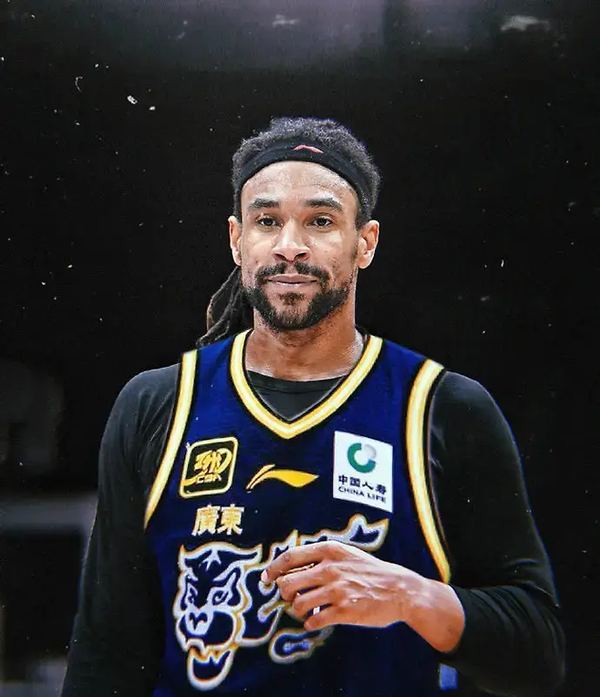 중국 프로농구 광둥과 계약한 설린저. 왕이닷컴 캡처