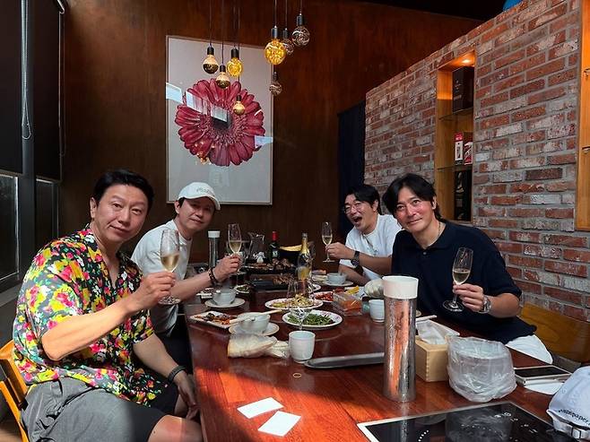 김수로, 김민종, 이종혁, 장동건. 사진|김수로 SNS