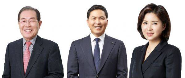 윤동한 콜마홀딩스 회장, 윤상현 부회장, 윤여원 콜마비앤에이치 대표이사.