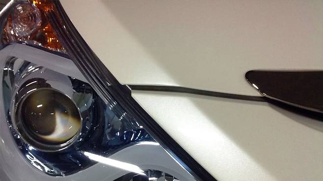 보닛과 앞 펜더 사이의 단차