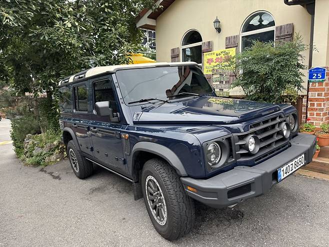 이네오스 '그레나디어' 전면. 정원일 기자