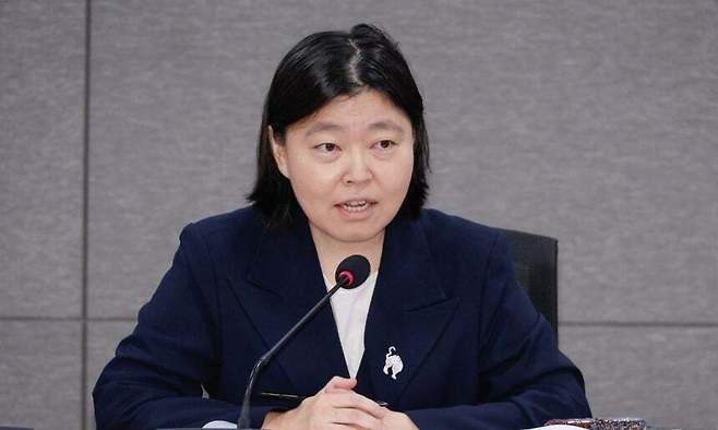 임은정 서울동부지검장이 29일 서울 여의도 국회의원회관에서 열린 검찰개혁 긴급 공청회 ‘검찰개혁의 쟁점은 무엇인가 - 국민이 바라는 검찰개혁의 속도와 방향’에서 토론자로 나서 발언하고 있다. 뉴스1