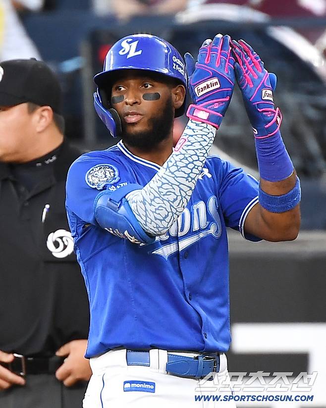 29일 대전 한화생명볼파크에서 열린 삼성-한화전. 1회초 1사 2루. 디아즈가 1타점 적시타를 친 후 기뻐하고 있다. 대전=정재근 기자 cjg@sportschosun.com/2025.8.29/