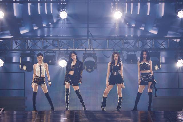 오는 5일 신보 ‘리치맨’으로 컴백하는 걸그룹 에스파는 이에 앞선 지난달 29∼31일 약 3만 명을 동원하는 콘서트를 열고 신곡 무대를 최초 공개했다. SM엔터테인먼트 제공