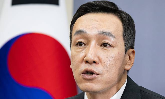 국민의힘 김민수 최고위원이 지난 27일 서울 여의도 국회에서 열린 첫 최고위원회의에서 모두 발언을 하고 있다. 뉴스1