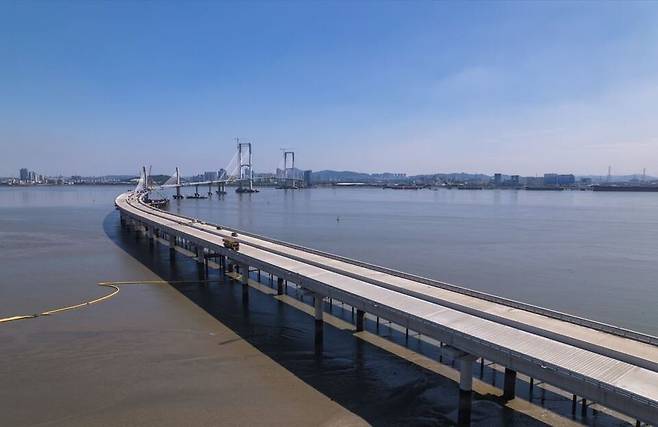 ▲ 인천 중구 영종국제도시와 서구 청라국제도시를 연결하는 제3연륙교. /사진제공=인천경제자유구역청