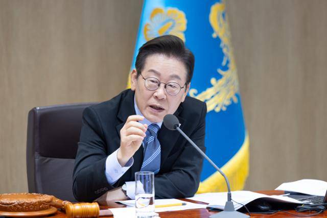 이재명 대통령이 2일 서울 용산 대통령실청사에서 열린 제40회 국무회의에서 발언하고 있다. 대통령실 제공