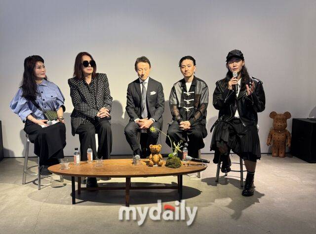 왼쪽부터 혜리 킴 MCM 일본 대표, 타츠히코 아카시 메디콤 토이 CEO, 우에하라 이사오 대표, 야시키 켄, 히즈메 노부키./이지혜 기자