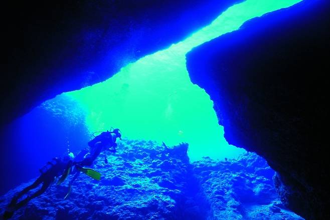 해저 동굴 이미지. 기사와 관련 없음. 자료 : 아이클릭아트