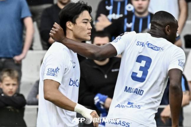 벨기에 KRC 헹크 오현규가 벨기에 브뤼헤의 얀 브라이덜 스타디움에서 열린 클럽 브뤼헤와의 2025~2026 벨기에 프로축구 프로리그 개막전에서 골을 터뜨린 뒤 기뻐하고 있다. /AFPBBNews=뉴스1