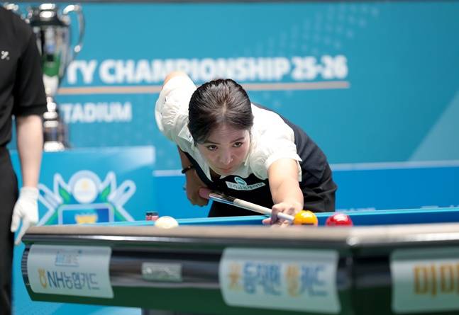 스트로크를 준비하는 스롱. /사진=PBA 투어 제공