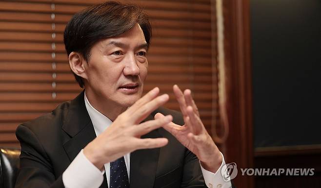 연합뉴스와 인터뷰하는 조국 혁신정책연구원장 (서울=연합뉴스) 김인철 기자 = 조국혁신당 조국 혁신정책연구원장이 서울 영등포구 여의도의 한 호텔에서 연합뉴스와 인터뷰를 하고 있다. 2025.9.2 yatoya@yna.co.kr