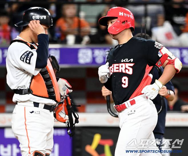 2일 대전 한화생명볼파크에서 열린 KIA와 한화의 경기, 3회말 윤도현이 선제 솔로홈런을 치고 기뻐하고 있다. 대전=허상욱 기자wook@sportschosun.com/2025.09.02/