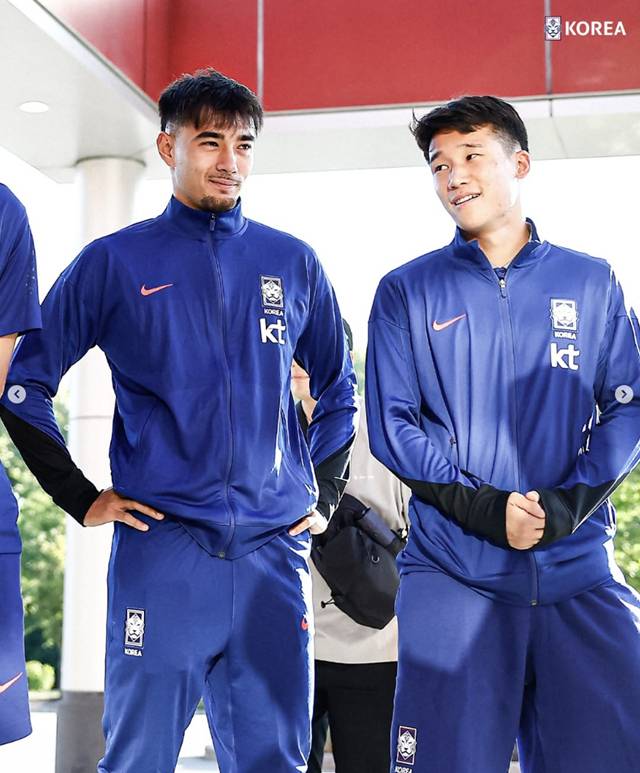 옌스 카스트로프(왼쪽)와 이태석. /사진=대한축구협회 SNS