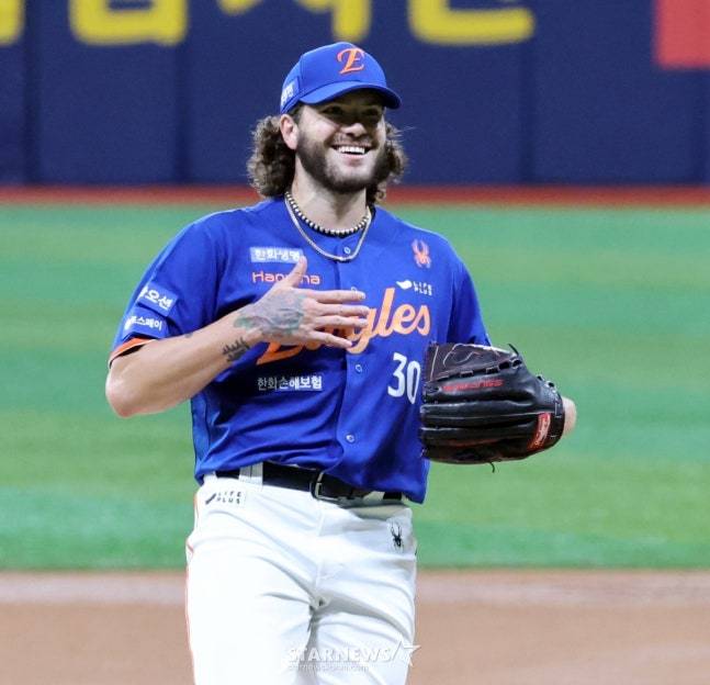 지난 8월 28일 고척 키움전에 나선 폰세의 모습. /사진=강영조 선임기자