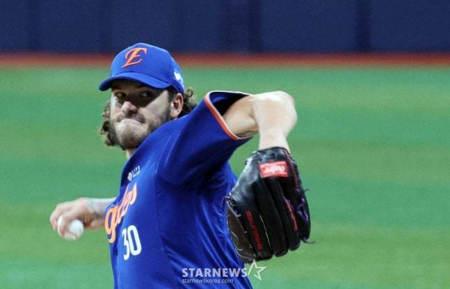 지난 8월 28일 고척 키움전에 나선 폰세의 모습. /사진=강영조 선임기자