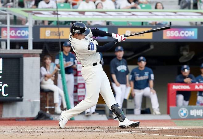 ▲ 류효승은 강력한 힘을 바탕으로 장타를 만들어낼 수 있는 우타 거포 자원으로 큰 기대를 모은다 ⓒSSG랜더스