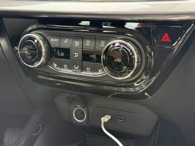 쉐보레 트랙스 크로스오버 공조기 패널은 버튼 배열이 단순해 사용이 직관적이었다./사진=백유진 기자 byj@