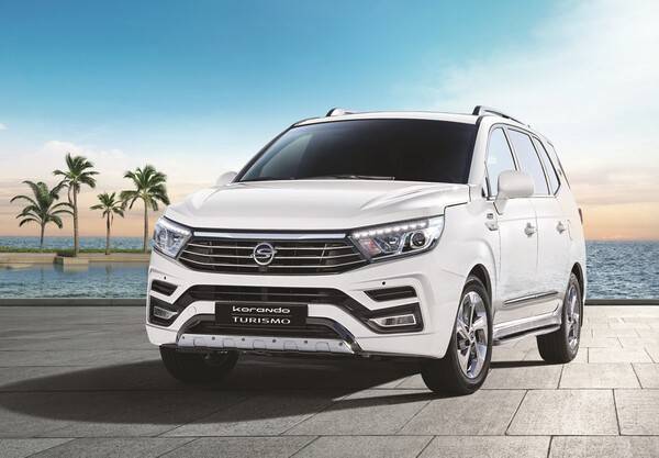 쌍용 코란도 투리스모 사진 KG 모빌리티