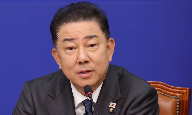 더불어민주당 김병기 원내대표가 5일 서울 여의도 국회에서 열린 최고위원회 회의에서 발언하고 있다. 연합뉴스