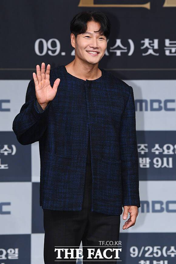 가수 김종국이 5일 비연예인 연인과 결혼식을 올리며 유부남이 됐다. /서예원 기자