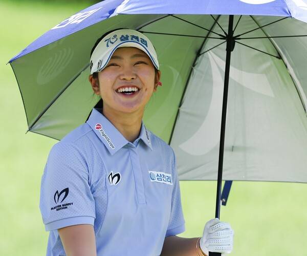 2025년 한국여자프로골프(KLPGA) 투어 메이저 대회 KB금융 스타챔피언십에 출전한 디펜딩 챔피언 유현조 프로가 2라운드에서 경기하는 모습이다. 사진제공=KLPGA