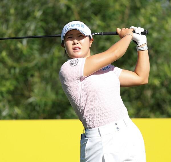 2025년 한국여자프로골프(KLPGA) 투어 메이저 대회 KB금융 스타챔피언십에 출전한 고지우 프로가 2라운드에서 경기하는 모습이다. 사진제공=KLPGA (이미지를 무단으로 사용하지 마십시오)