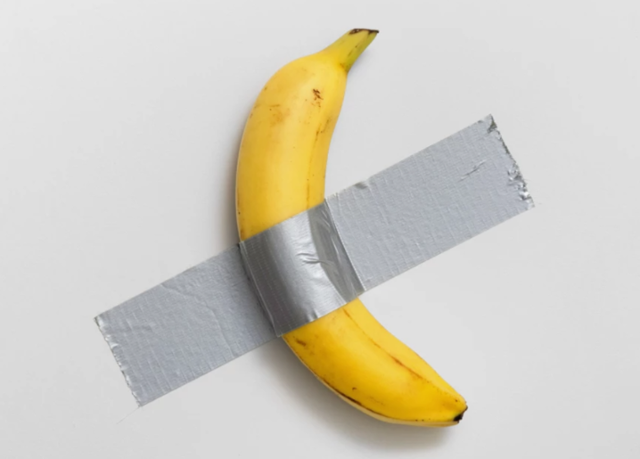 이탈리아 작가 마우리치오 카텔란의 설치미술 작품 '코미디언'. 소더비 경매 공식 웹사이트 캡처