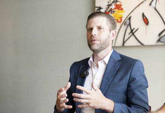 에릭 트럼프 트럼프 오거니제이션 부사장이 지난달 30일 홍콩의 한 호텔에서 중앙SUNDAY와 인터뷰하고 있다. 최영재 기자