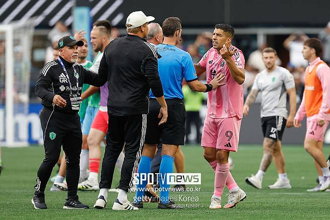 ▲ 인터 마이애미는 9월 1일 미국 워싱턴주 시애틀의 루멘 필드에서 열린 시애틀과 2025 리그스컵 결승에서 0-3으로 몰패했다. 이 대회에서 2023년 정상에 오른 마이애미는 2년 만에 시상대 맨 위 칸을 재겨냥했지만 적지에서 힘 한 번 쓰지 못하고 3골 차 대패로 물러섰다.