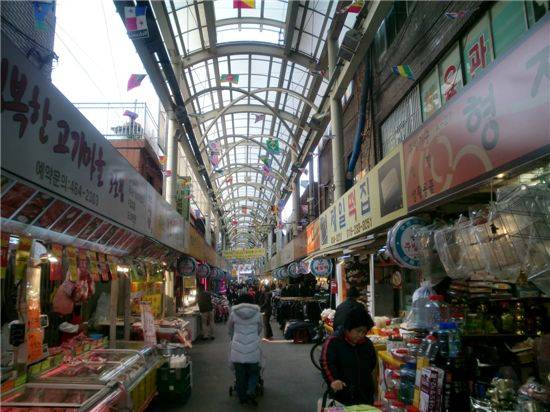 광진구 자양동 노룬산 골목시장 일대.