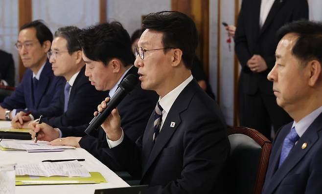 김민석 국무총리가 7일 서울 종로구 삼청동 국무총리 서울공관에서 열린 제3차 고위당정협의회에서 발언하고 있다. /뉴스1