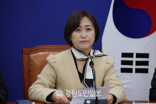 ▲ ▲ 강원초등교사 출신 더불어민주당 백승아 의원