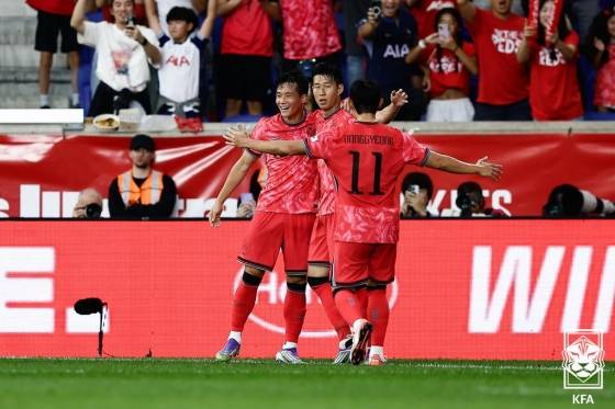 선제골 후 기뻐하는 한국 선수들. /사진=대한축구협회 제공