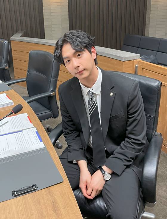 배우 표재겸. 안컴퍼니 제공.