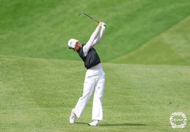 전인지가 7일 블랙스톤 이천GC에서 열린 KLPGA투어 KB금융 스타챔피언십 최종라운드에서 샷하고 있다. 사진 | KLPGA