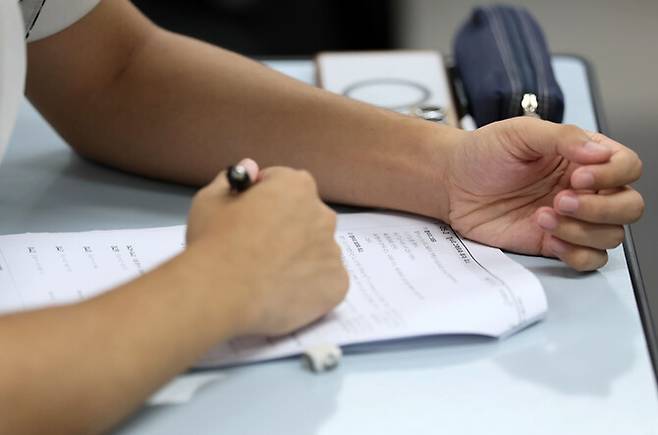 2026학년도 대학수학능력시험 모의평가가 실시된 지난 3일 서울 금천구 금천고등학교에서 고3 학생들이 시험 준비를 하고 있다. 사진공동취재단