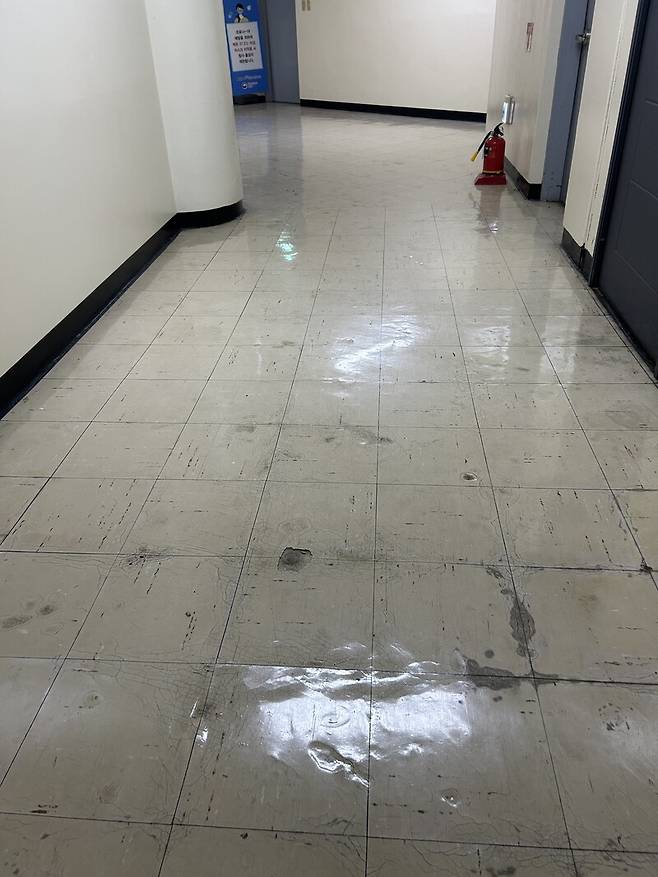 올림픽공원 테니스경기장 센터 코트 안 통로 상황. JSM 제공