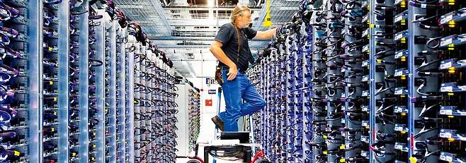 미국 오클라호마주에 위치한 구글의 데이터센터 내부 모습. 구글 제공