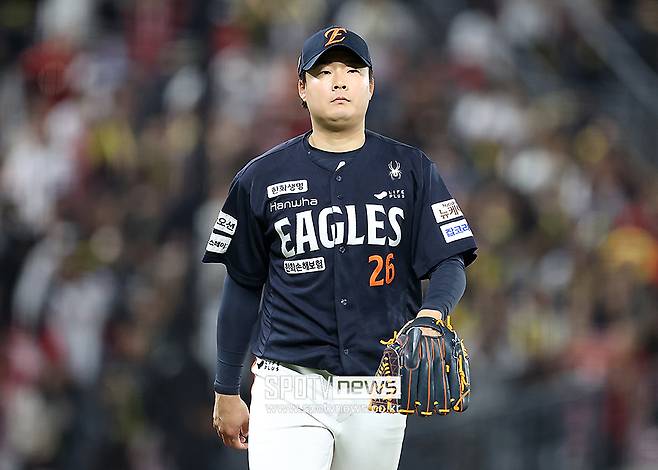 ▲ 후반기 들어 구위가 떨어지며 불안한 경기가 많아지고 있는 한승혁 ⓒ곽혜미 기자