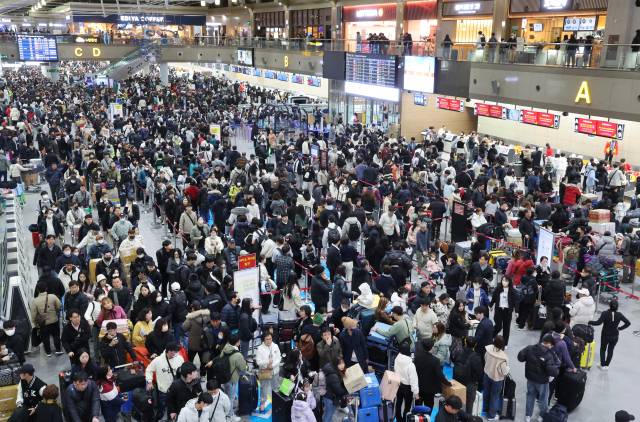 지난 설 연휴 당시 부산 김해국제공항 국제선 청사 모습. 부산일보DB