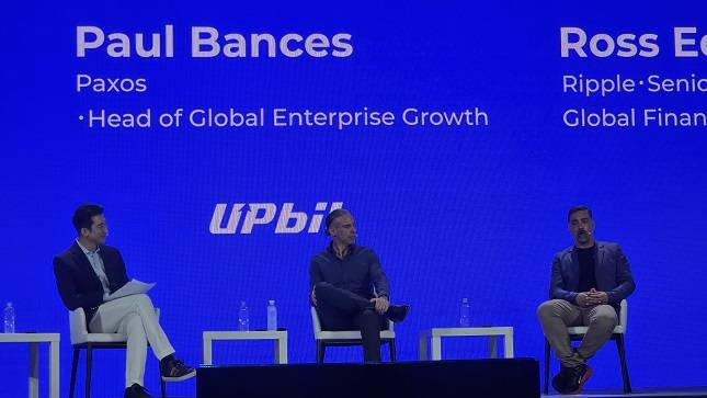 9일 서울 강남구 인터컨티넨탈 호텔에서 열린 '업비트 D 컨퍼런스 2025'(UDC 2025)에서 이종섭 서울대학교 교수, 폴 시스 팍소스 글로벌 엔터프라이즈 성장 총괄, 로스 에드워드 리플 글로벌 금융기관 담당 시니어 디렉터가 좌담을 진행하고 있다. /사진=비즈워치